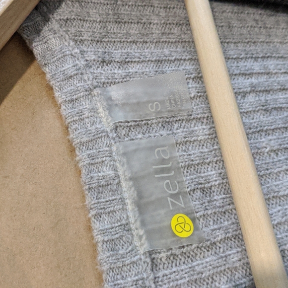 Chic women's sweater - Picture 2 of 4